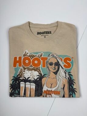 Hooters Beige Tee with Orange & Teal Graphic